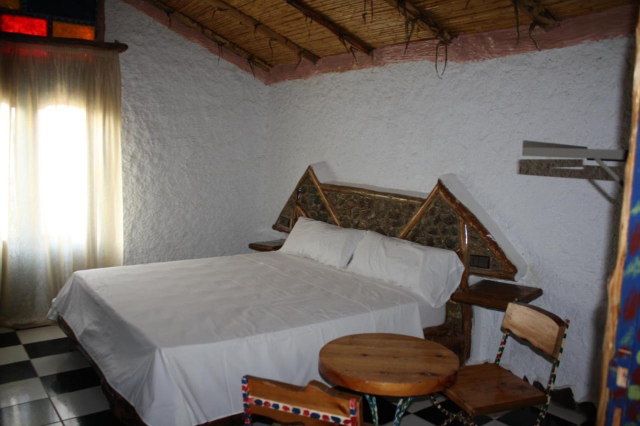Beni Chiker Hotel Leonor מראה חיצוני תמונה